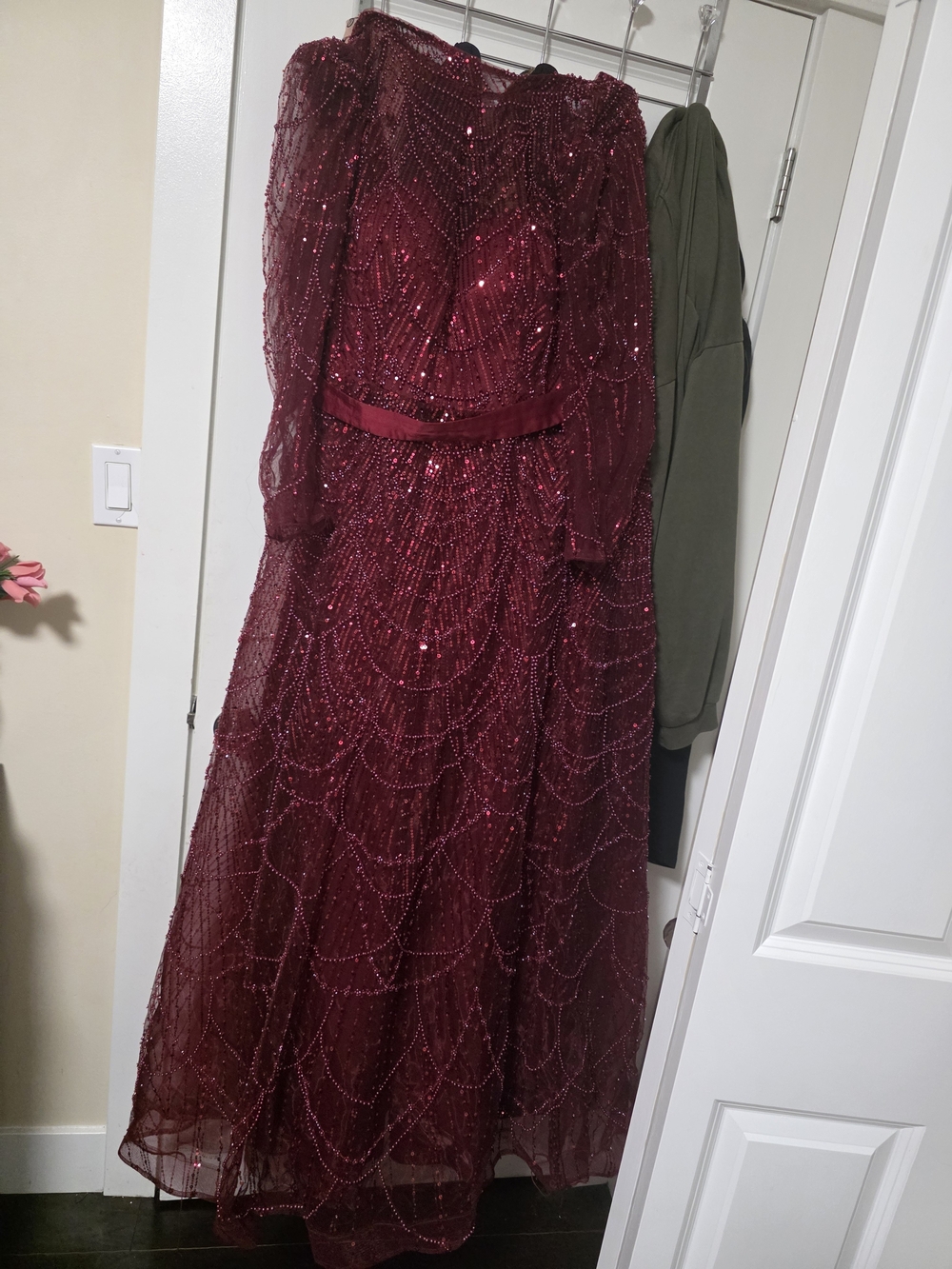 Elegant Burgundy Sequin Evening Dress - Women